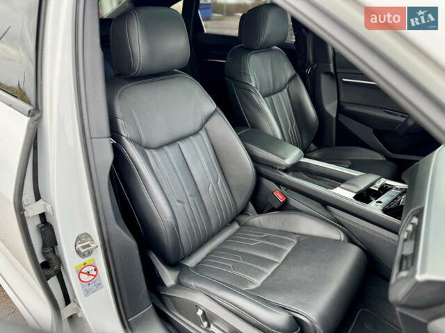 Белый Ауди E-Tron, объемом двигателя 0 л и пробегом 97 тыс. км за 42900 $, фото 40 на Automoto.ua