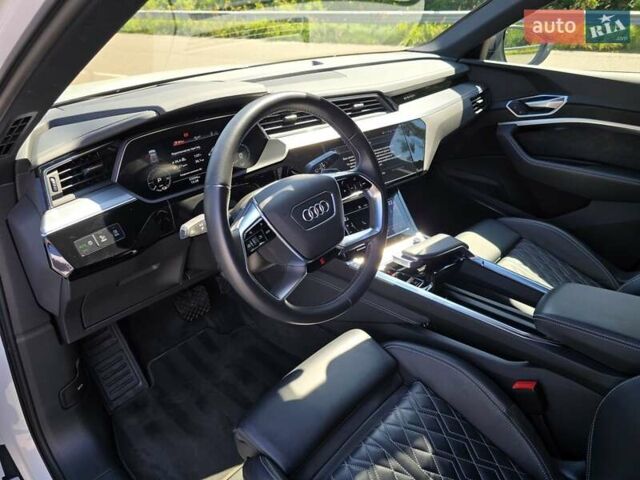 Белый Ауди E-Tron, объемом двигателя 0 л и пробегом 53 тыс. км за 44999 $, фото 53 на Automoto.ua