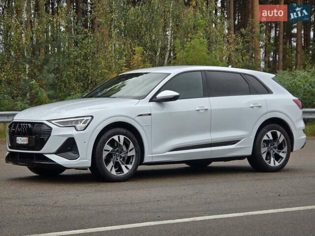 Белый Ауди E-Tron, объемом двигателя 0 л и пробегом 68 тыс. км за 39999 $, фото 1 на Automoto.ua