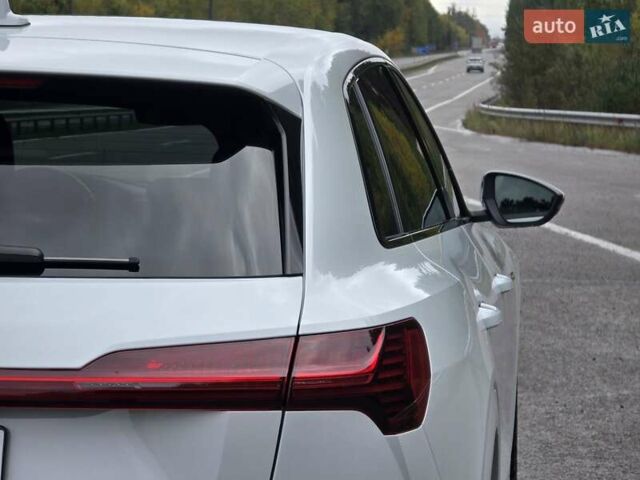 Белый Ауди E-Tron, объемом двигателя 0 л и пробегом 68 тыс. км за 39999 $, фото 25 на Automoto.ua