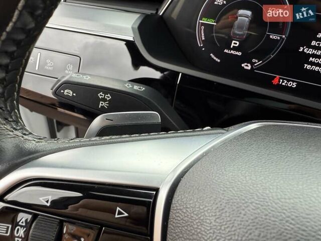 Белый Ауди E-Tron, объемом двигателя 0 л и пробегом 140 тыс. км за 31449 $, фото 101 на Automoto.ua