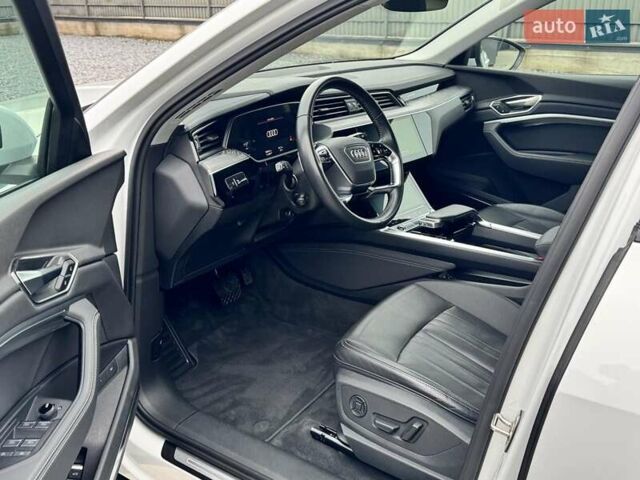 Білий Ауді E-Tron, об'ємом двигуна 0 л та пробігом 36 тис. км за 32500 $, фото 9 на Automoto.ua