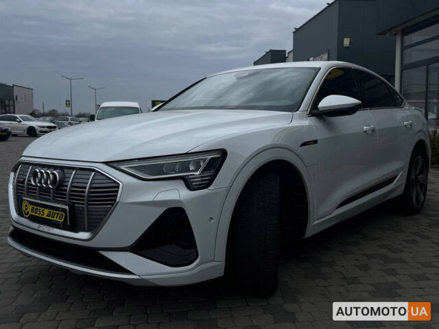Белый Ауди E-Tron, объемом двигателя 50 л и пробегом 42 тыс. км за 43300 $, фото 2 на Automoto.ua