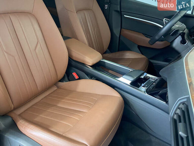 Белый Ауди E-Tron, объемом двигателя 0 л и пробегом 86 тыс. км за 39950 $, фото 7 на Automoto.ua