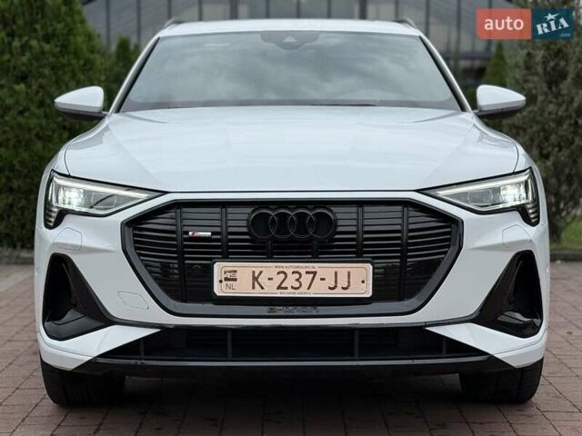 Белый Ауди E-Tron, объемом двигателя 0 л и пробегом 140 тыс. км за 31449 $, фото 65 на Automoto.ua