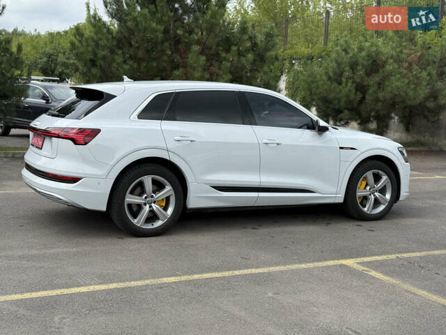 Білий Ауді E-Tron, об'ємом двигуна 0 л та пробігом 35 тис. км за 29999 $, фото 22 на Automoto.ua