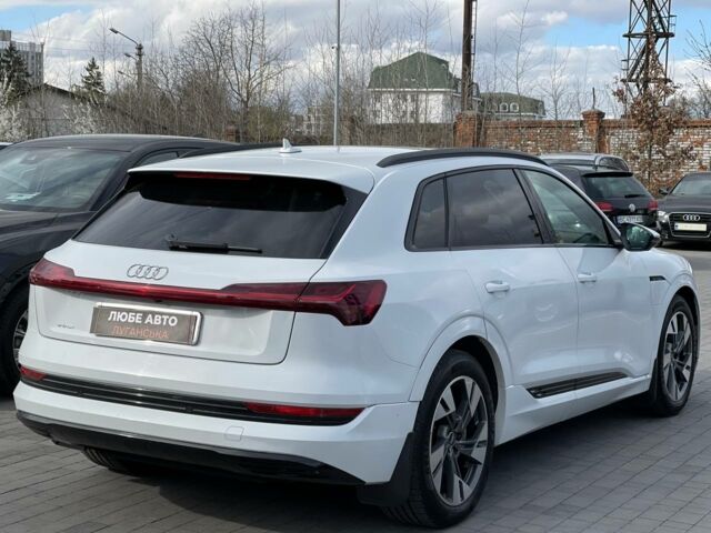Білий Ауді E-Tron, об'ємом двигуна 0 л та пробігом 45 тис. км за 33000 $, фото 5 на Automoto.ua