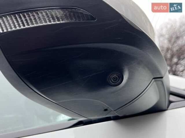 Білий Ауді E-Tron, об'ємом двигуна 0 л та пробігом 116 тис. км за 29750 $, фото 12 на Automoto.ua