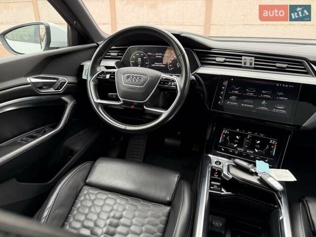 Белый Ауди E-Tron, объемом двигателя 0 л и пробегом 140 тыс. км за 31449 $, фото 123 на Automoto.ua