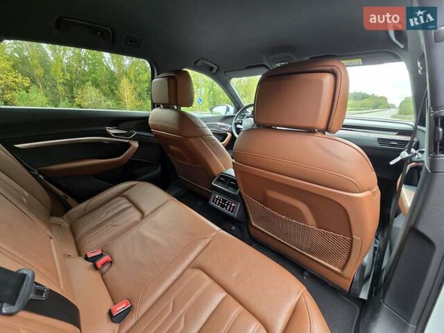 Белый Ауди E-Tron, объемом двигателя 0 л и пробегом 68 тыс. км за 39999 $, фото 63 на Automoto.ua