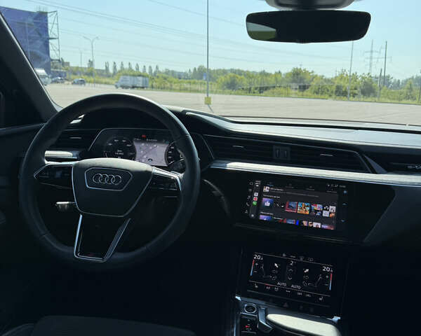 Белый Ауди E-Tron, объемом двигателя 0 л и пробегом 46 тыс. км за 32800 $, фото 13 на Automoto.ua