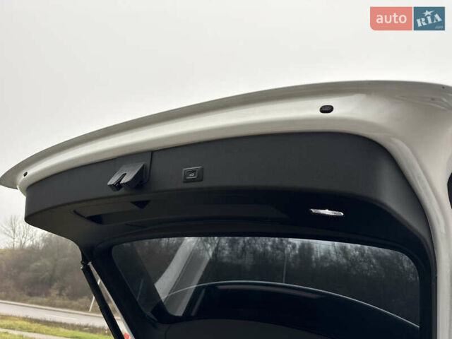 Білий Ауді E-Tron, об'ємом двигуна 0 л та пробігом 69 тис. км за 31500 $, фото 24 на Automoto.ua