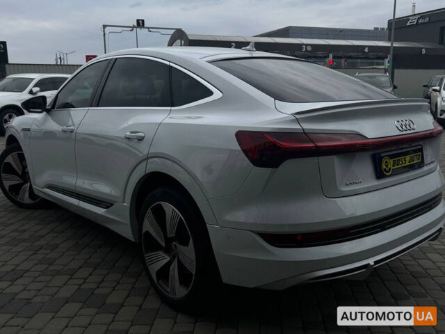 Белый Ауди E-Tron, объемом двигателя 50 л и пробегом 42 тыс. км за 43300 $, фото 4 на Automoto.ua