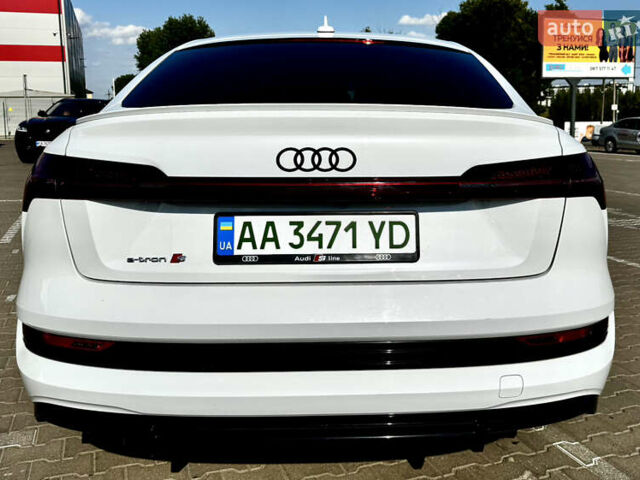 Белый Ауди E-Tron, объемом двигателя 0 л и пробегом 62 тыс. км за 48100 $, фото 3 на Automoto.ua