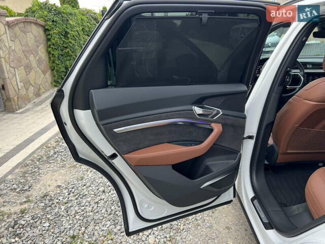 Білий Ауді E-Tron, об'ємом двигуна 0 л та пробігом 38 тис. км за 46000 $, фото 15 на Automoto.ua