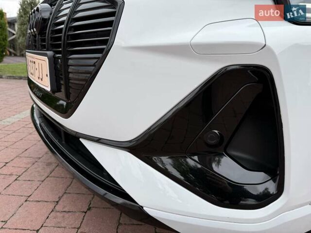Белый Ауди E-Tron, объемом двигателя 0 л и пробегом 140 тыс. км за 31449 $, фото 12 на Automoto.ua