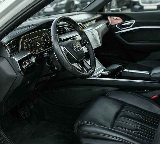 Белый Ауди E-Tron, объемом двигателя 0 л и пробегом 73 тыс. км за 46990 $, фото 21 на Automoto.ua