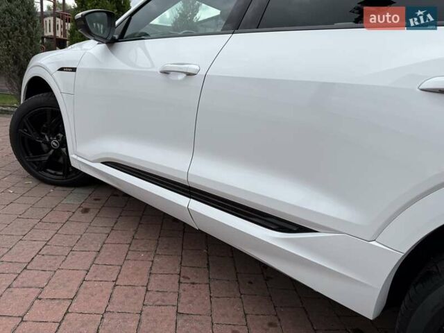 Белый Ауди E-Tron, объемом двигателя 0 л и пробегом 140 тыс. км за 31449 $, фото 61 на Automoto.ua