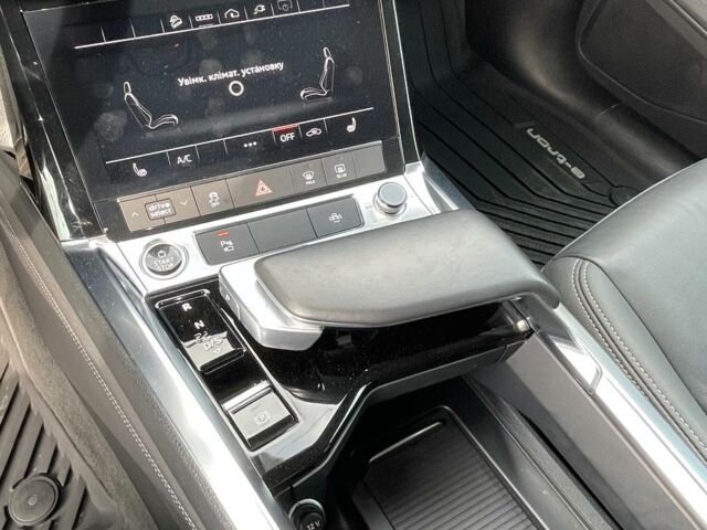 Білий Ауді E-Tron, об'ємом двигуна 0 л та пробігом 45 тис. км за 33000 $, фото 13 на Automoto.ua