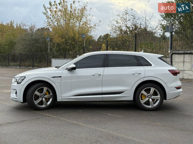 Белый Ауди E-Tron, объемом двигателя 0 л и пробегом 35 тыс. км за 29999 $, фото 12 на Automoto.ua