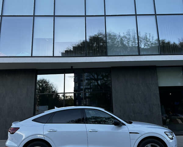 Ауди E-Tron 2021 в Ужгороде на Automoto.ua Белый Ауди E-Tron, объемом двигателя 0 л и пробегом 97 тыс. км за 29999 $, фото 2 на Automoto.ua
