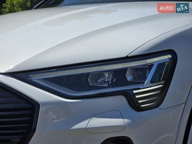 Белый Ауди E-Tron, объемом двигателя 0 л и пробегом 53 тыс. км за 44999 $, фото 16 на Automoto.ua