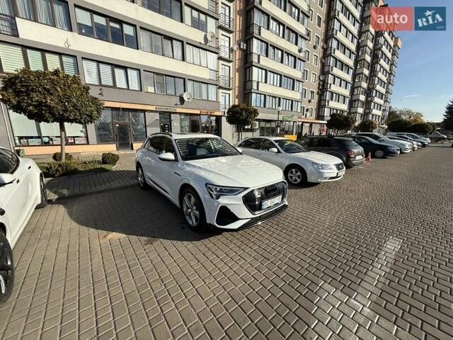 Ауді E-Tron 2021 у Львові на Automoto.ua Білий Ауді E-Tron, об'ємом двигуна 0 л та пробігом 38 тис. км за 32500 $, фото 2 на Automoto.ua