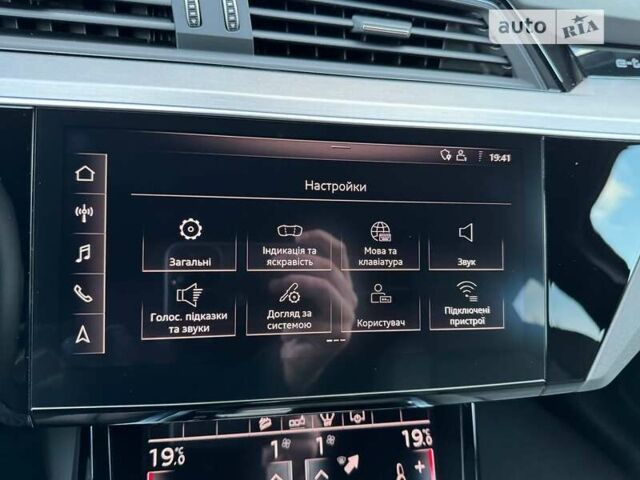 Белый Ауди E-Tron, объемом двигателя 0 л и пробегом 45 тыс. км за 41800 $, фото 77 на Automoto.ua