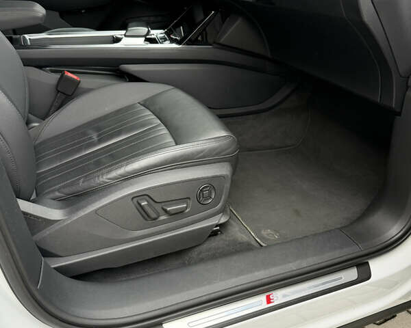 Белый Ауди E-Tron, объемом двигателя 0 л и пробегом 140 тыс. км за 33490 $, фото 42 на Automoto.ua