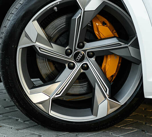 Белый Ауди E-Tron, объемом двигателя 0 л и пробегом 73 тыс. км за 46990 $, фото 15 на Automoto.ua