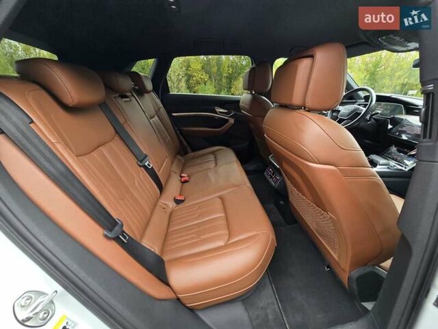 Белый Ауди E-Tron, объемом двигателя 0 л и пробегом 68 тыс. км за 39999 $, фото 62 на Automoto.ua