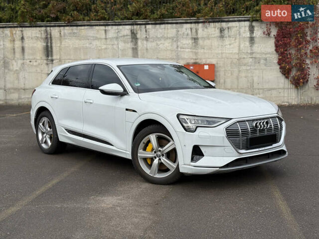 Белый Ауди E-Tron, объемом двигателя 0 л и пробегом 35 тыс. км за 29999 $, фото 2 на Automoto.ua