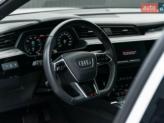 Білий Ауді E-Tron, об'ємом двигуна 0 л та пробігом 57 тис. км за 50555 $, фото 19 на Automoto.ua