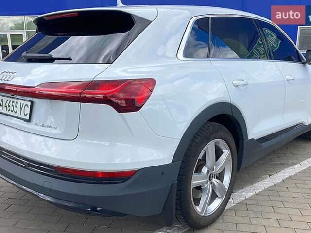 Белый Ауди E-Tron, объемом двигателя 0 л и пробегом 78 тыс. км за 29800 $, фото 2 на Automoto.ua