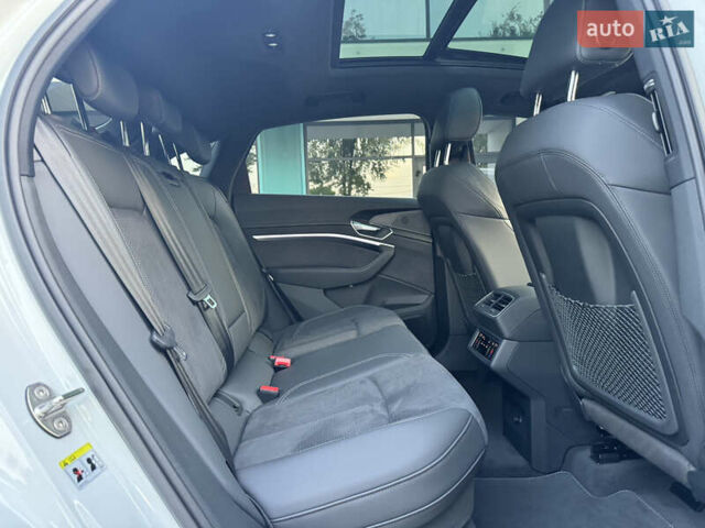 Белый Ауди E-Tron, объемом двигателя 0 л и пробегом 61 тыс. км за 42800 $, фото 13 на Automoto.ua