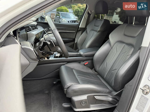 Білий Ауді E-Tron, об'ємом двигуна 0 л та пробігом 35 тис. км за 29999 $, фото 61 на Automoto.ua