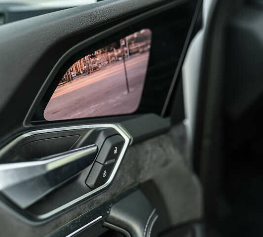 Белый Ауди E-Tron, объемом двигателя 0 л и пробегом 73 тыс. км за 46990 $, фото 28 на Automoto.ua