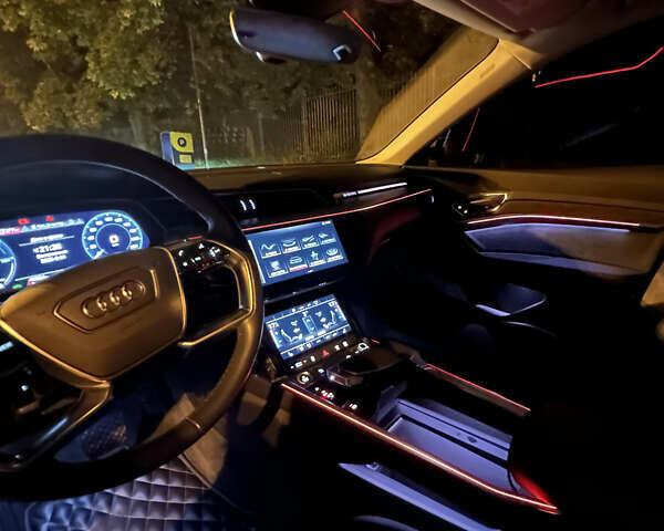 Белый Ауди E-Tron, объемом двигателя 0 л и пробегом 50 тыс. км за 38000 $, фото 15 на Automoto.ua