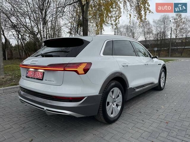 Білий Ауді E-Tron, об'ємом двигуна 0 л та пробігом 76 тис. км за 33600 $, фото 2 на Automoto.ua