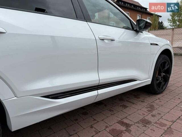 Белый Ауди E-Tron, объемом двигателя 0 л и пробегом 140 тыс. км за 31449 $, фото 80 на Automoto.ua