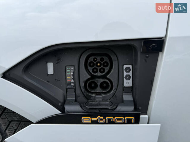 Белый Ауди E-Tron, объемом двигателя 0 л и пробегом 144 тыс. км за 29999 $, фото 12 на Automoto.ua