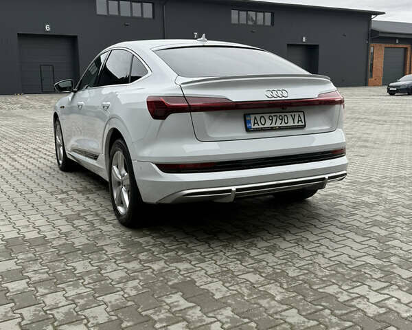 Белый Ауди E-Tron, объемом двигателя 0 л и пробегом 140 тыс. км за 33490 $, фото 12 на Automoto.ua