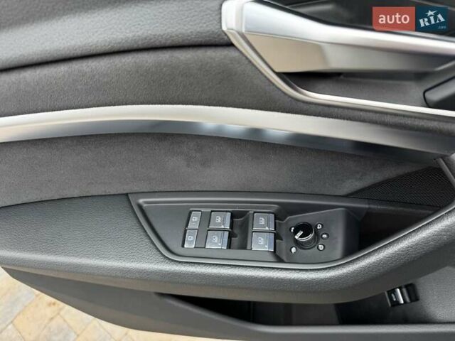 Белый Ауди E-Tron, объемом двигателя 0 л и пробегом 62 тыс. км за 48100 $, фото 31 на Automoto.ua