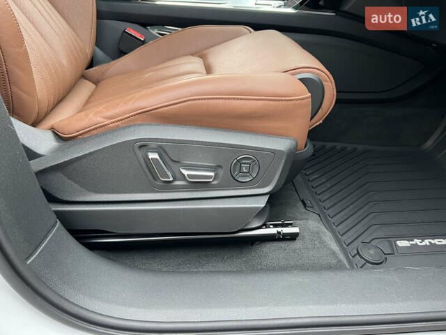 Білий Ауді E-Tron, об'ємом двигуна 0 л та пробігом 38 тис. км за 46000 $, фото 23 на Automoto.ua