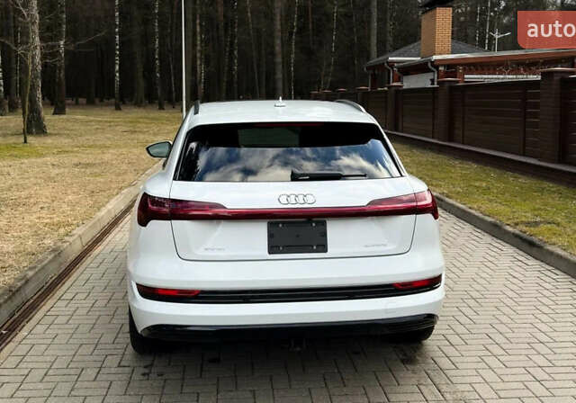 Білий Ауді E-Tron, об'ємом двигуна 0 л та пробігом 33 тис. км за 29000 $, фото 4 на Automoto.ua