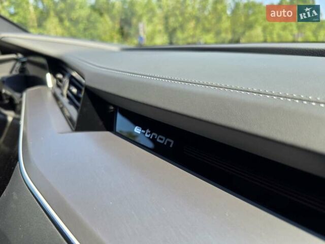 Белый Ауди E-Tron, объемом двигателя 0 л и пробегом 53 тыс. км за 44999 $, фото 75 на Automoto.ua