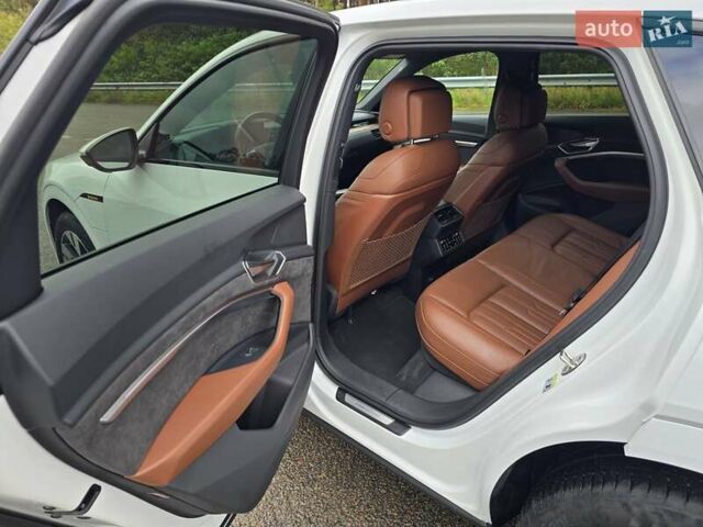 Белый Ауди E-Tron, объемом двигателя 0 л и пробегом 68 тыс. км за 39999 $, фото 52 на Automoto.ua