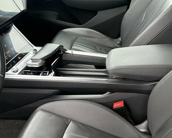 Белый Ауди E-Tron, объемом двигателя 0 л и пробегом 140 тыс. км за 33490 $, фото 47 на Automoto.ua