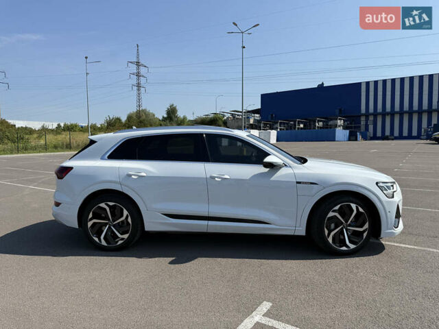 Белый Ауди E-Tron, объемом двигателя 0 л и пробегом 46 тыс. км за 32800 $, фото 6 на Automoto.ua