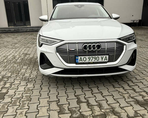 Белый Ауди E-Tron, объемом двигателя 0 л и пробегом 140 тыс. км за 33490 $, фото 9 на Automoto.ua